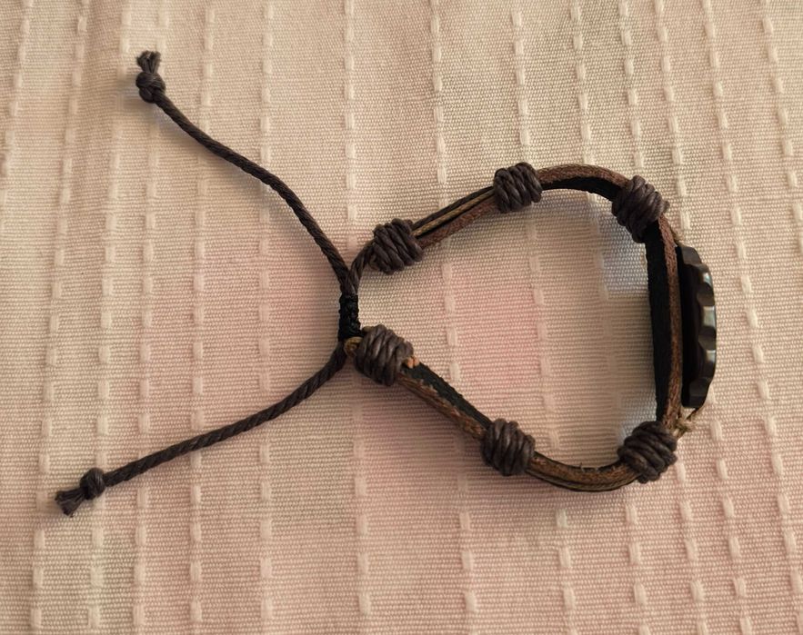 Колан кожен дамски и кожена гривна