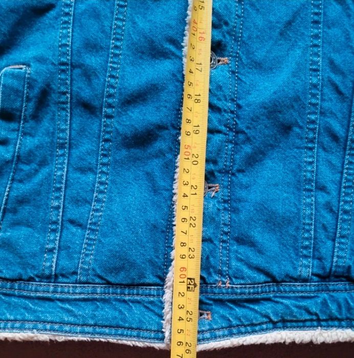 Geacă de blugi îmblănită culoare frumoasă
