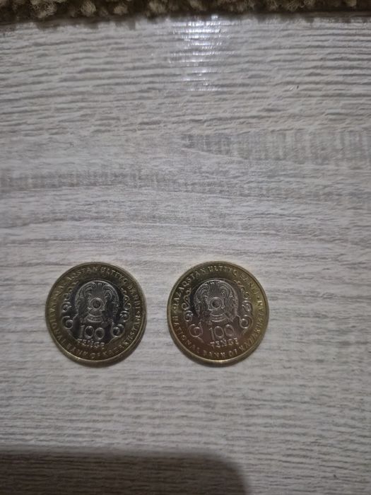 100 теңге (30 жыл) симвлолымен