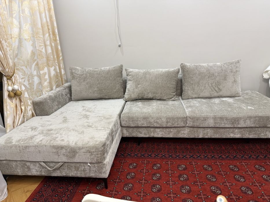 Почти новый диван 3м