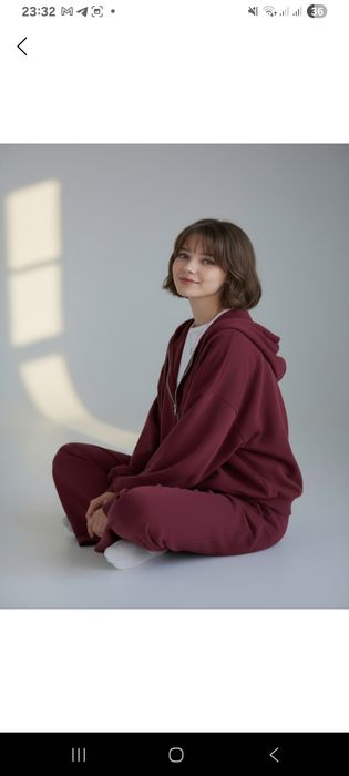 Ayollar uchun overlays sport kastyumi