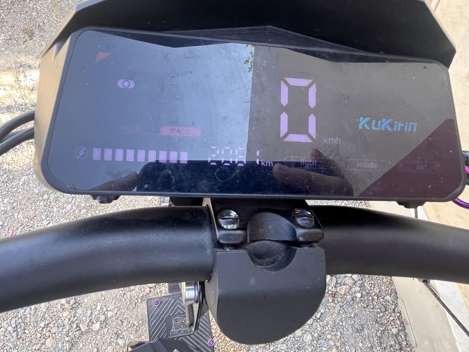 Kukirin G2 cu Casca