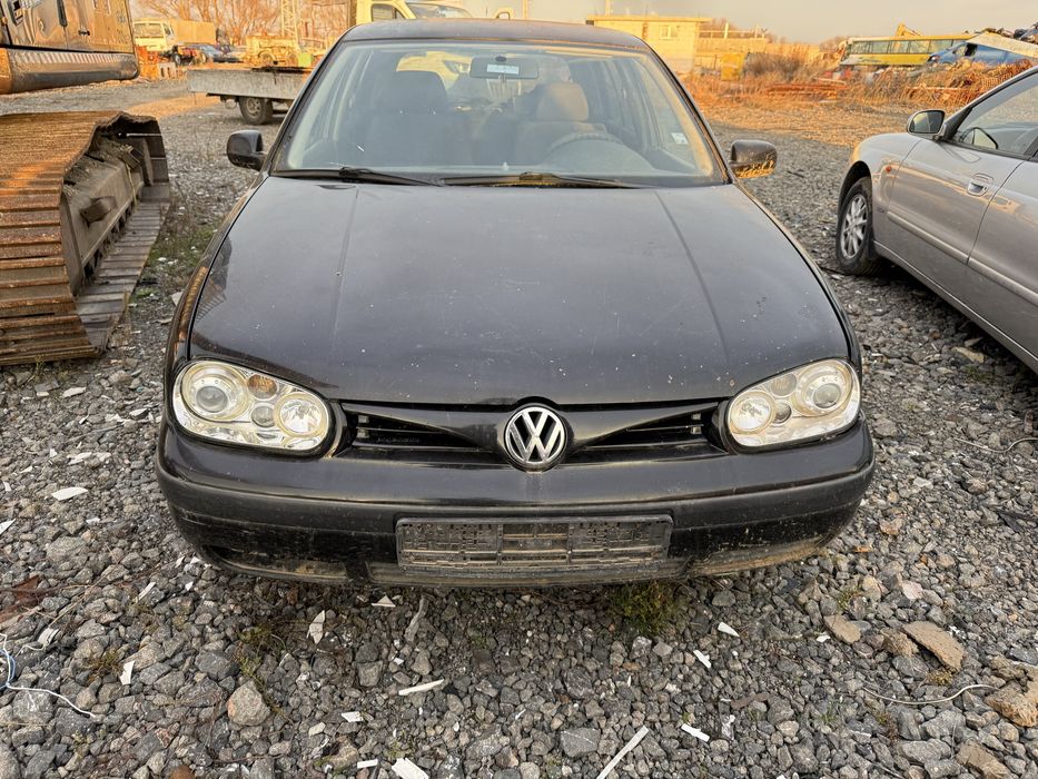 4 бр Golf 4 1.6 НА ЧАСТИ