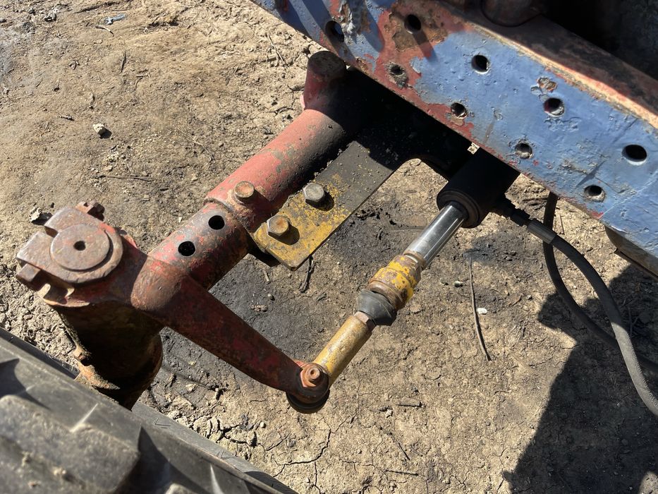 Se vinde tractor 650 cu monoaxa