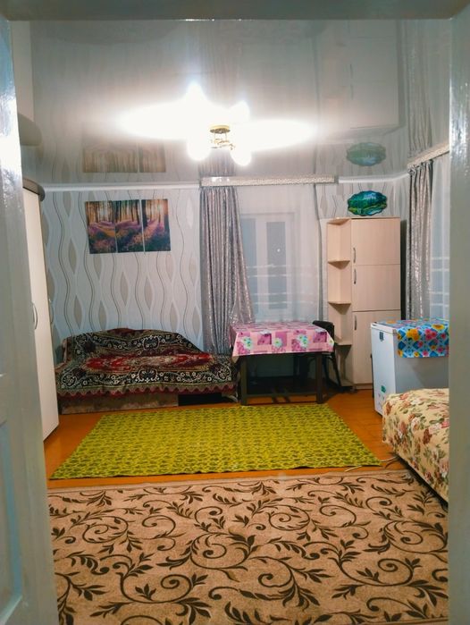Сдам комнату девушке-студентке  в частном жилом доме.