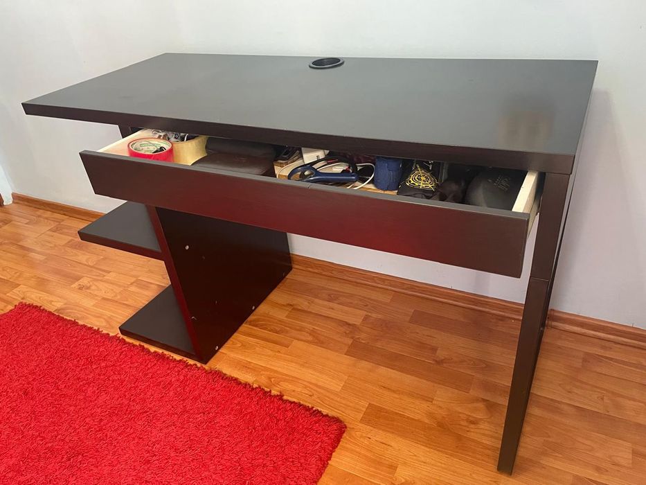 Срочно продам стол письменный