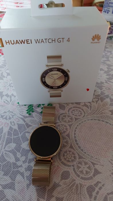 Смарт часовник HUAWEI GT 4