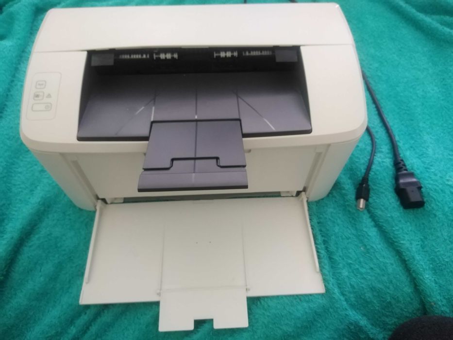 Imprimanta laser cu Wi-Fi HP Laser Jet Pro M15W cu toner nou