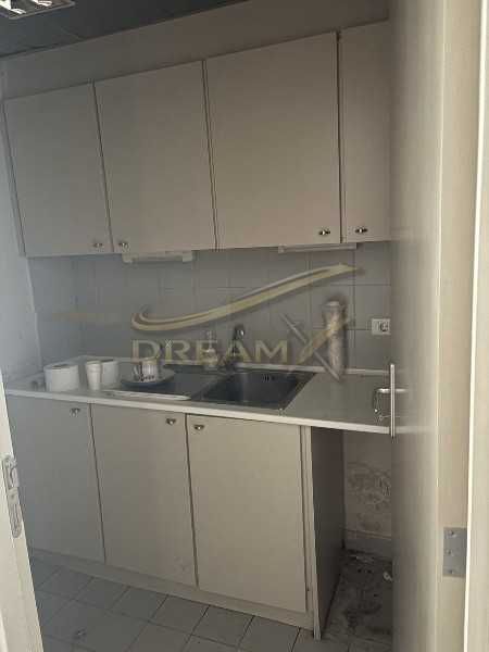 Дава се под наем офис в Кършияка! 71808537