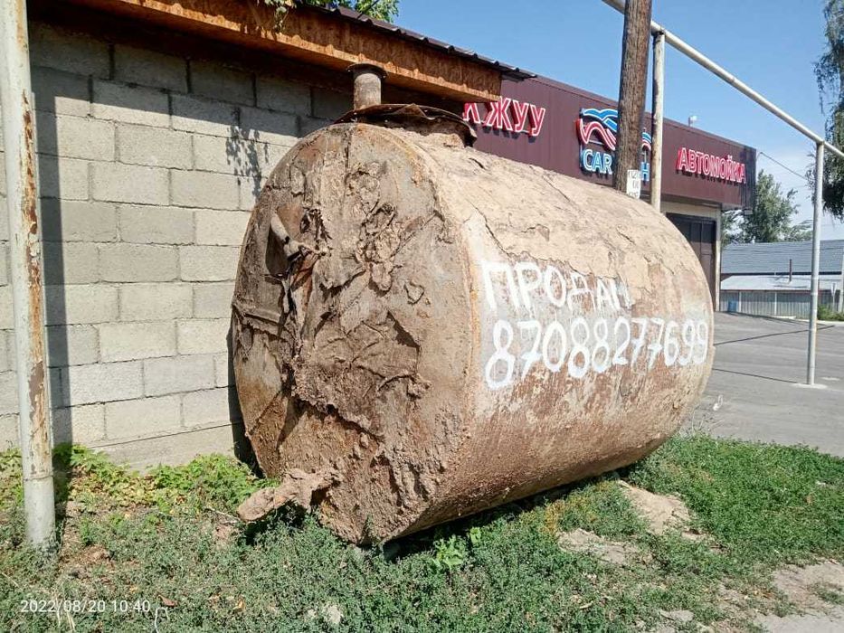 Продам металлическую емкость 5куб м.