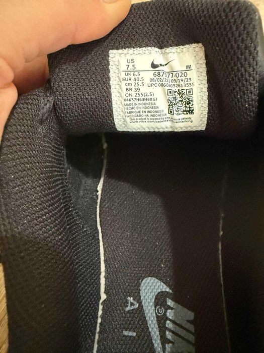 Маратонки Nike Air Max Invigor