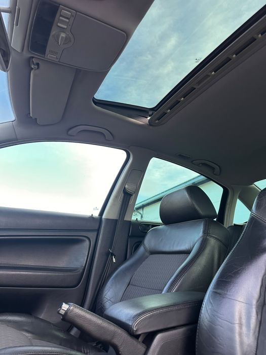 VW Passat 1.9 Tdi 4x4 4Motion Highline Xenon/Navi/Trapa