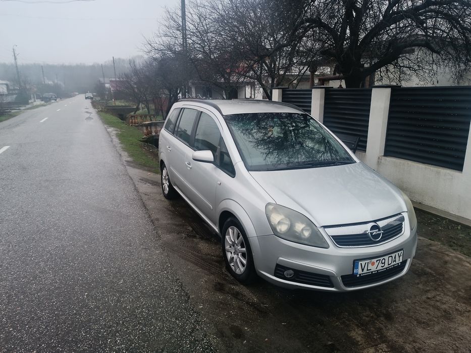 Opel Zafira b 2005