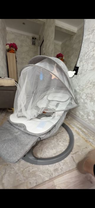 Шезлонг новый продам