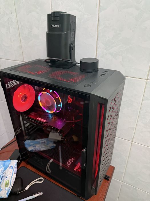 Monitor va kompyuter blok