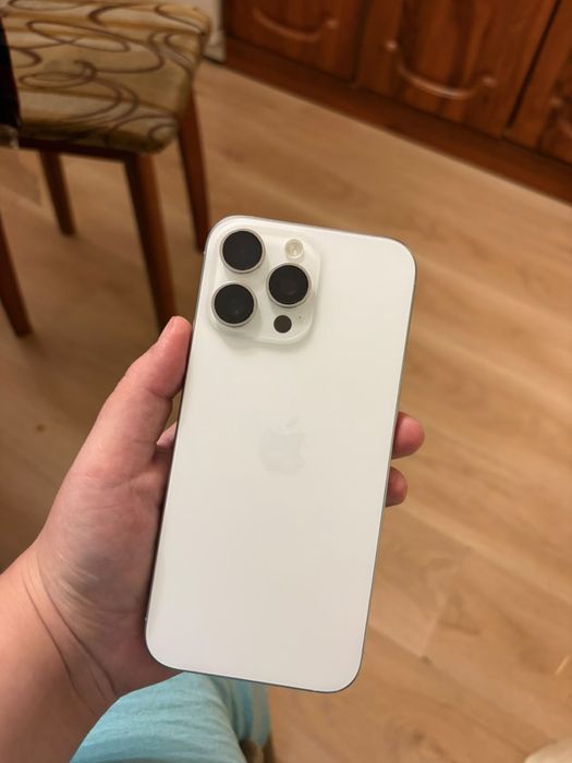 Продам IPHONE 16 pro max на 256гб