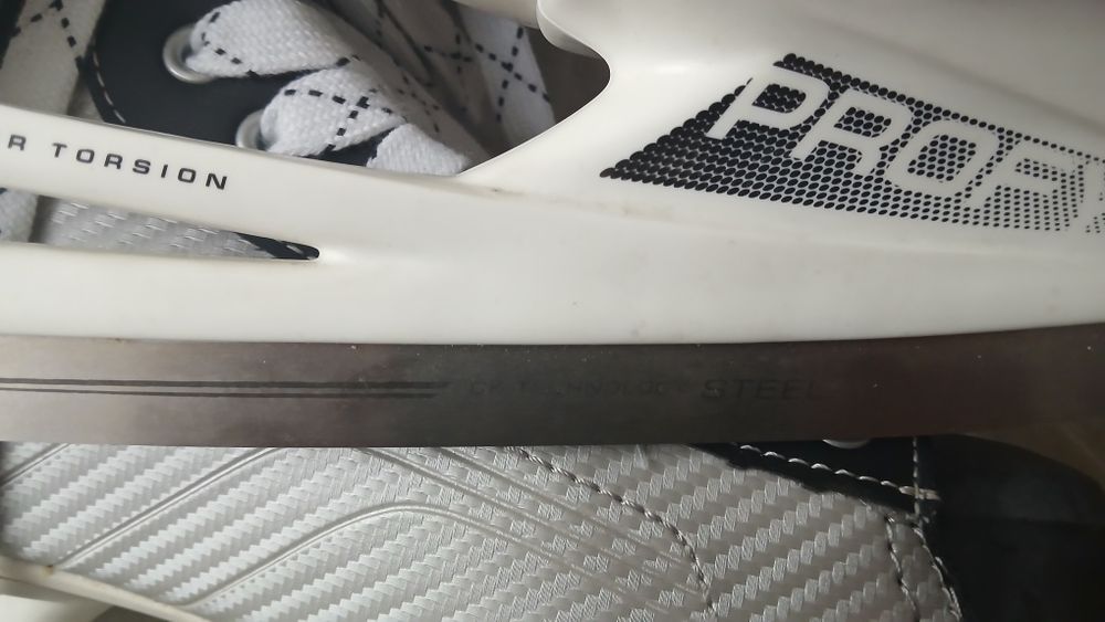 Продам коньки profy LUX 3000