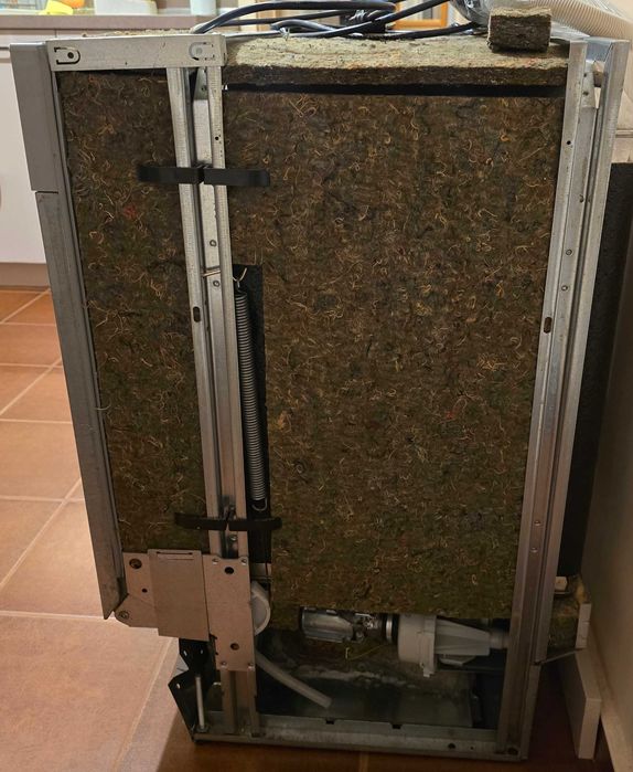 Съдомиялна машина за вграждане Whirlpool - 13 комплекта