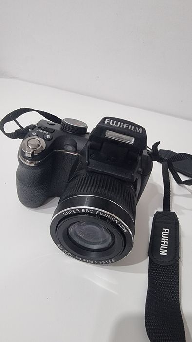 Lot  inc camere foto digitale , decorațiuni interioa