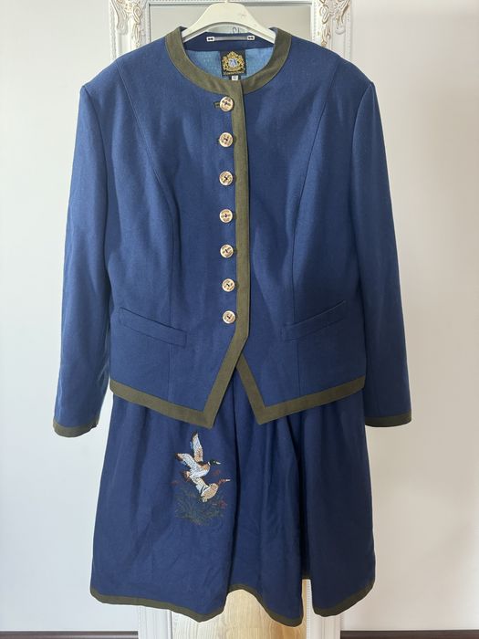 Costum nou lana Hammerschmid