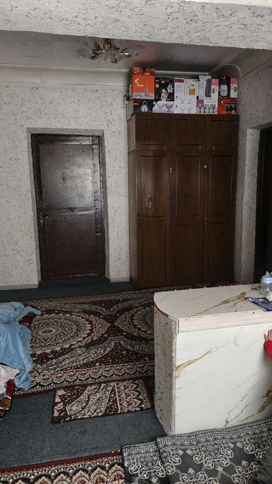 Xovli uy sotladi 6 xona eski 6 xona yengi uy 9 sotix