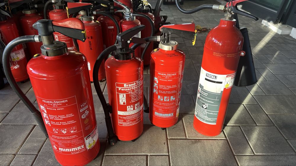Diverse extinctoare 12kg 6kg 5 kg…cu inspecta pana in 2027 Germania