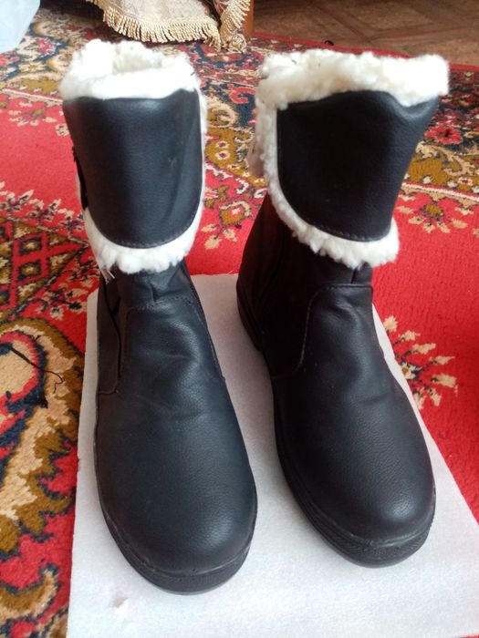 Сапожки черные, теплые, женские
