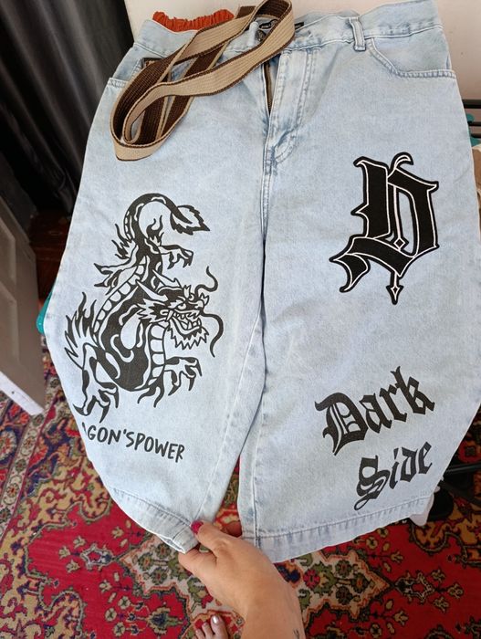 Продаются джинсовые шорты