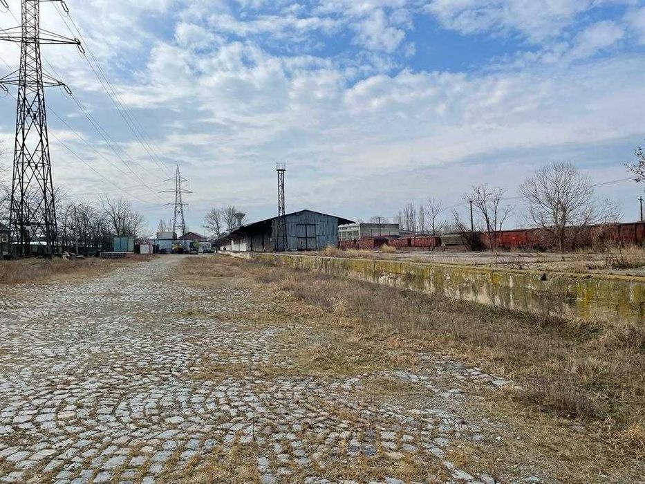 Inchiriez hale si teren pentru depozitare marfuri, containere, etc