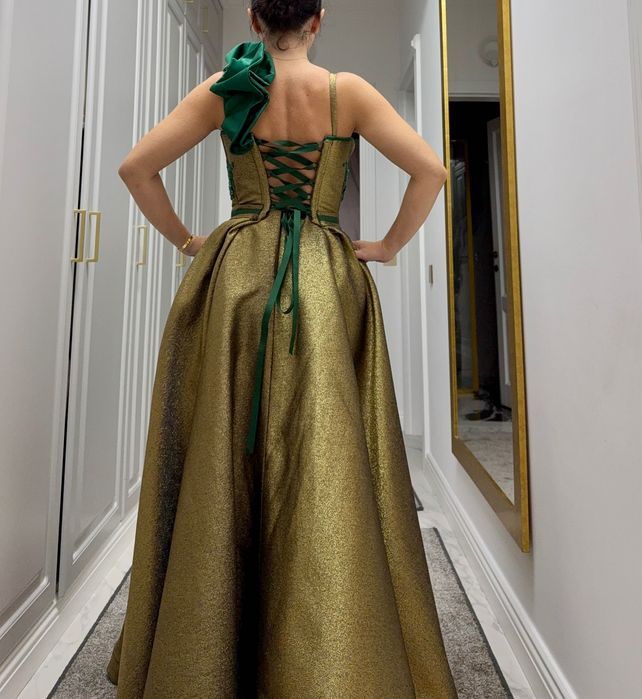 Rochie de nașa,făcută la comandă,M-L ,dar fiind cu corset merge și S