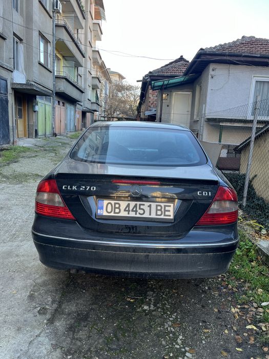 Продава се на части