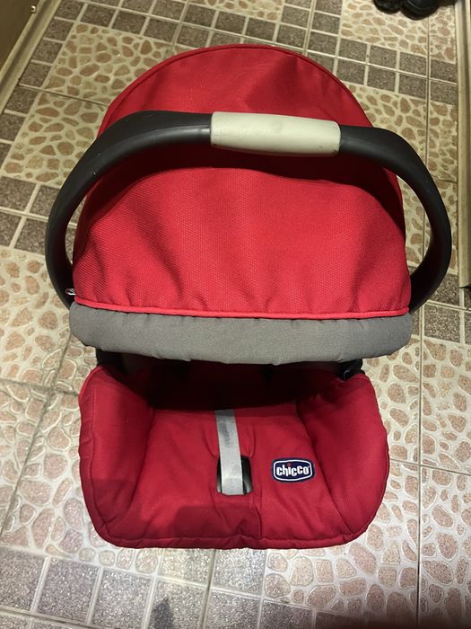 Продавам столче за кола chicco