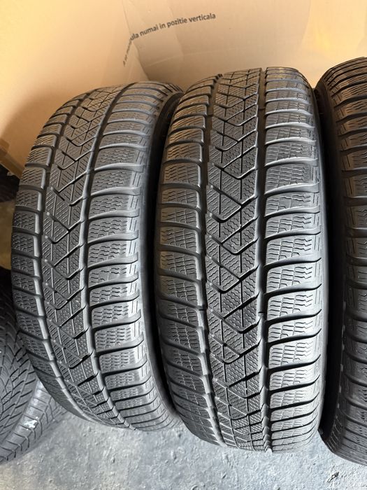 4 anvelope iarna 225/60/18 , Pirelli , DOT 2022 !