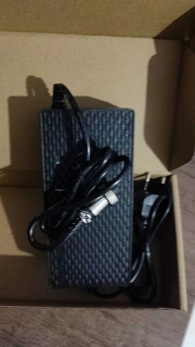 Продавам LiFePO4 12V 100Ah литиево,желязо,фосфатна батерия Vevor 600лв