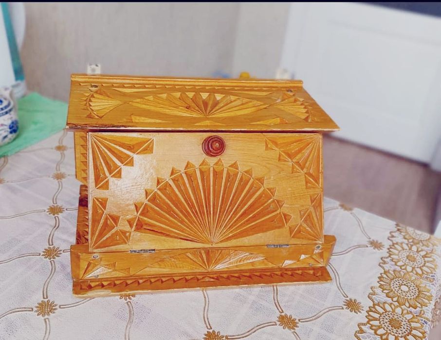 Хлебница деревянная, ручная работа.