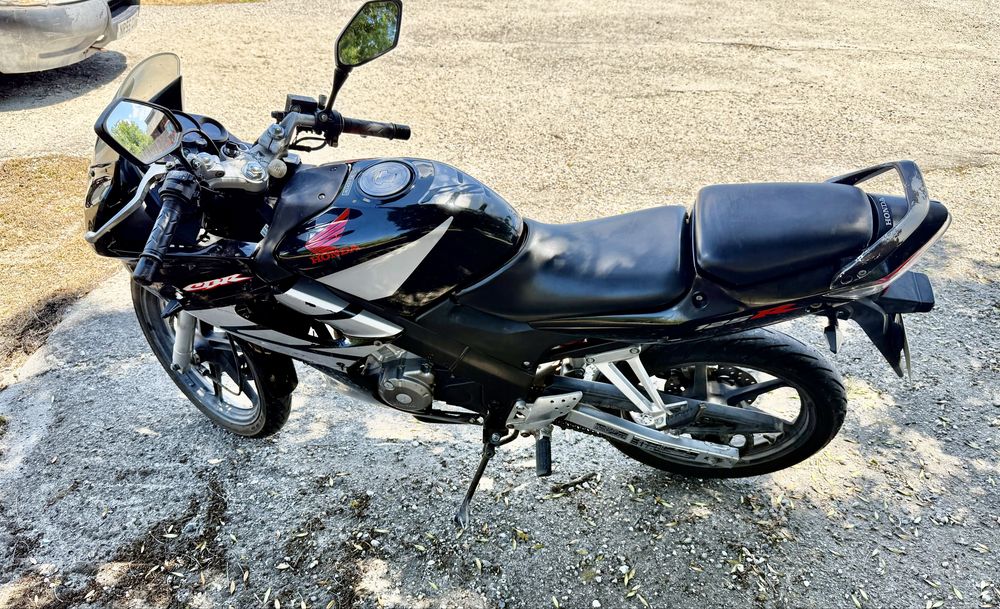 Motocicleta honda CBR 125R