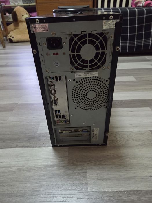 Настолен Компютър със монитор hp