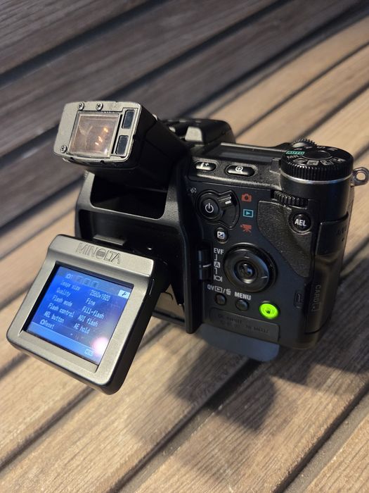 Minolta DiMAGE A1 5MP – aparat foto digital vintage anul 2003, colecție, 100% funcțional