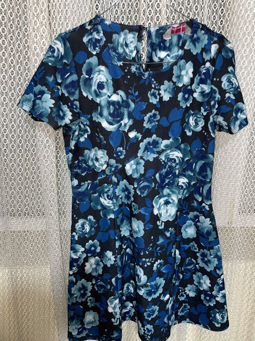 Rochii M L ,in stare foarte bună preturi diferite