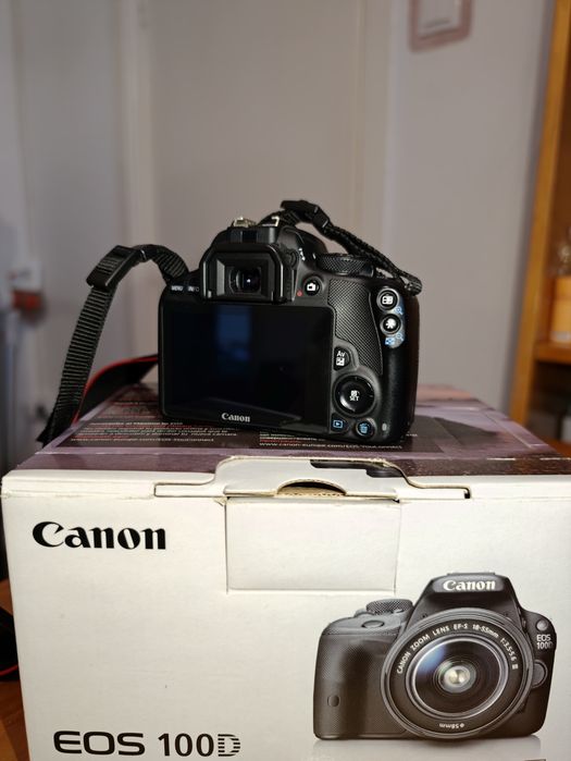 Canon EOS 100D + obiectiv kit EF-S 18-55 III