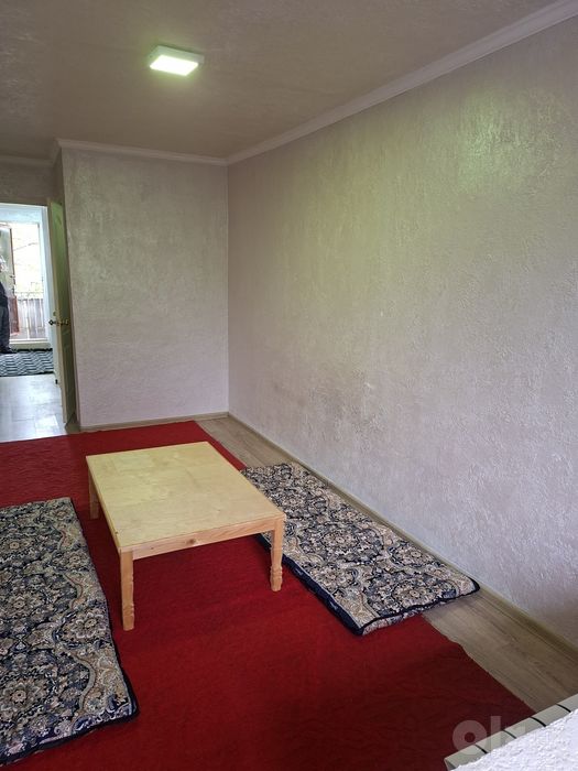 Kvartira 1 xonali kop muddatga qoyiladi