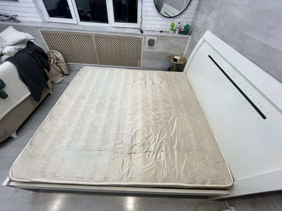 Продам кровать в хорошем состояние