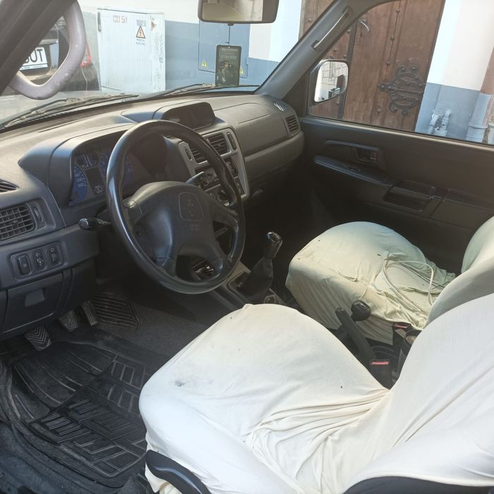 Vând Mitsubishi Pajero Pinin