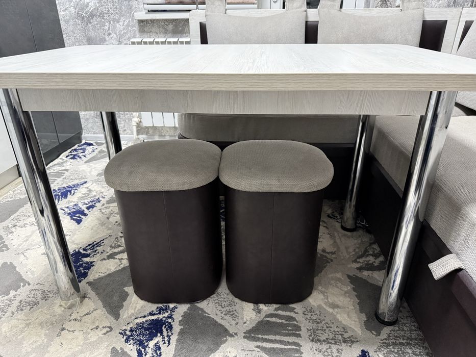 Divan ugolok sotiladi