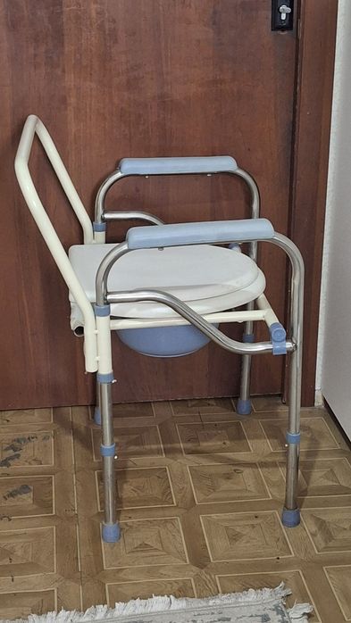 Санитарный стул туалет