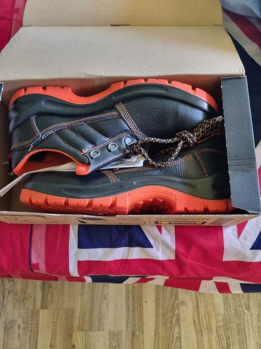 Чисто нови работни обувки PANDA ALFA S1