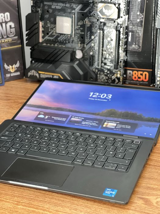 Лаптоп Dell Latitude 7320 i5-11Gen, 8GB RAM, 256GB SSD