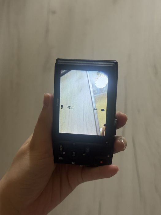 Цифровая камера nikon s8200