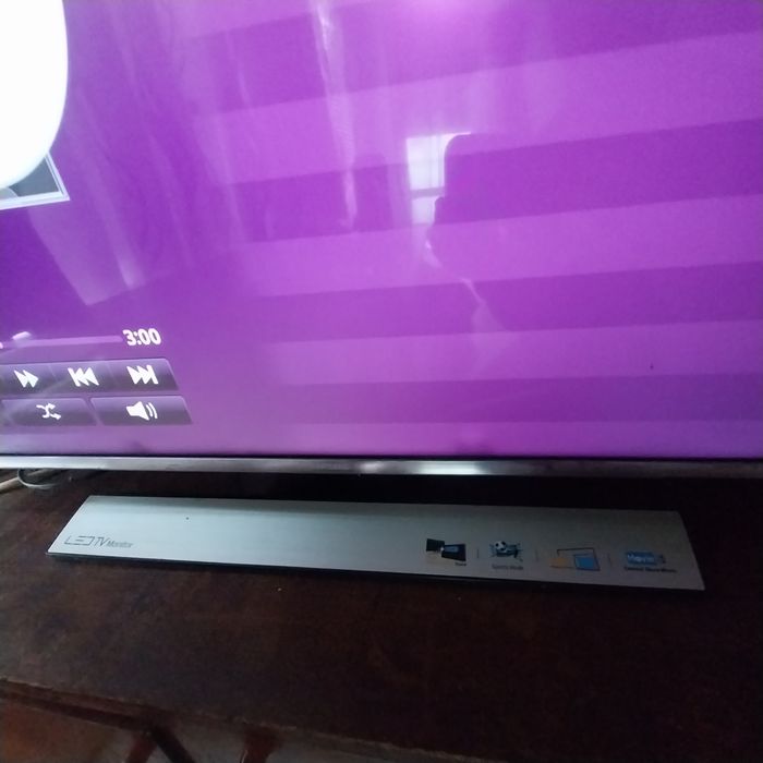 Пратка за спасяване в Твърдица Телевизор Самсунг 32инч