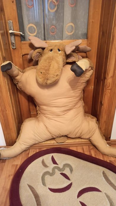 Vând ren mare de 1.2 metri